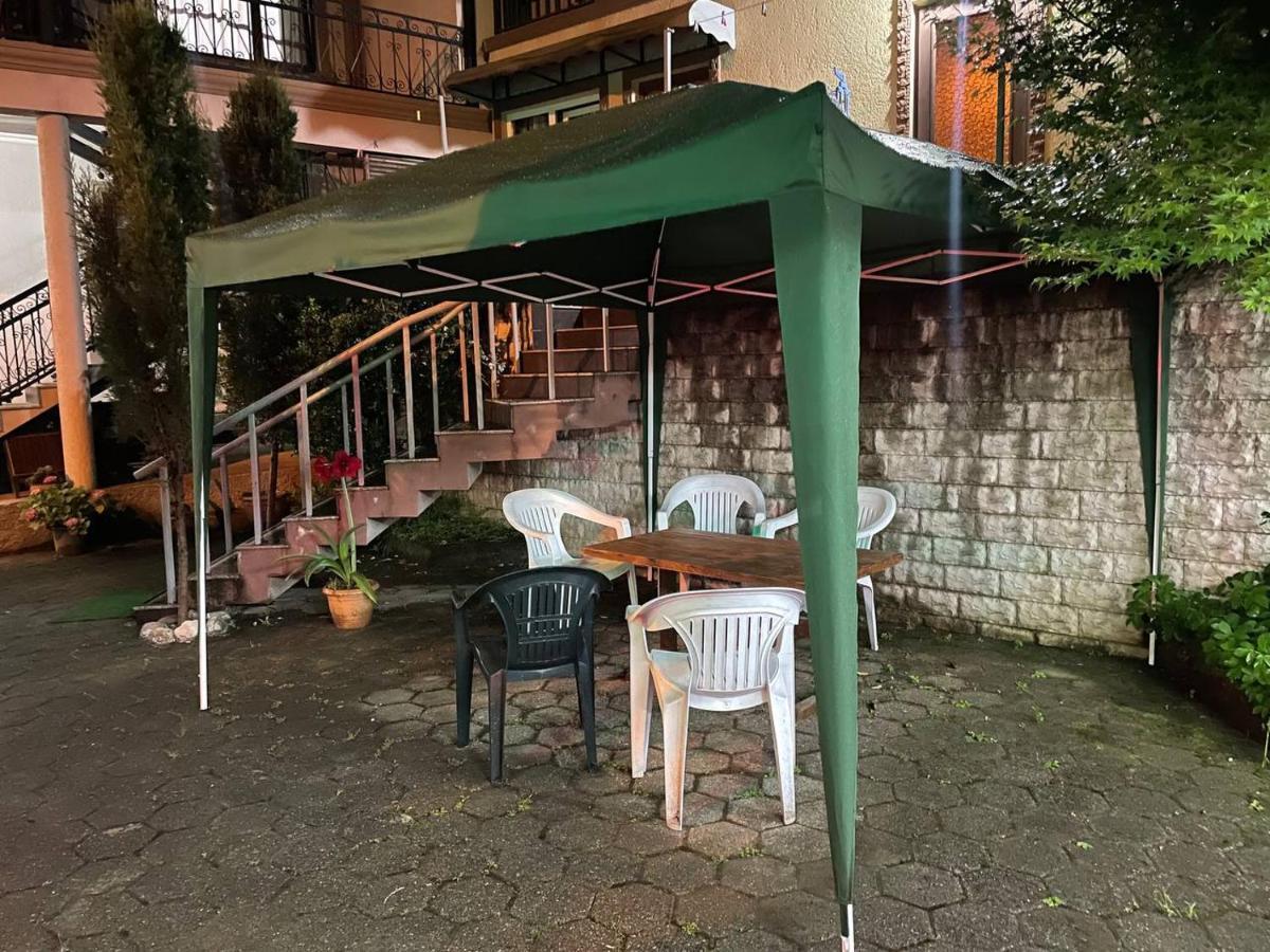 Guest House Nino Makhinjauri Exterior foto