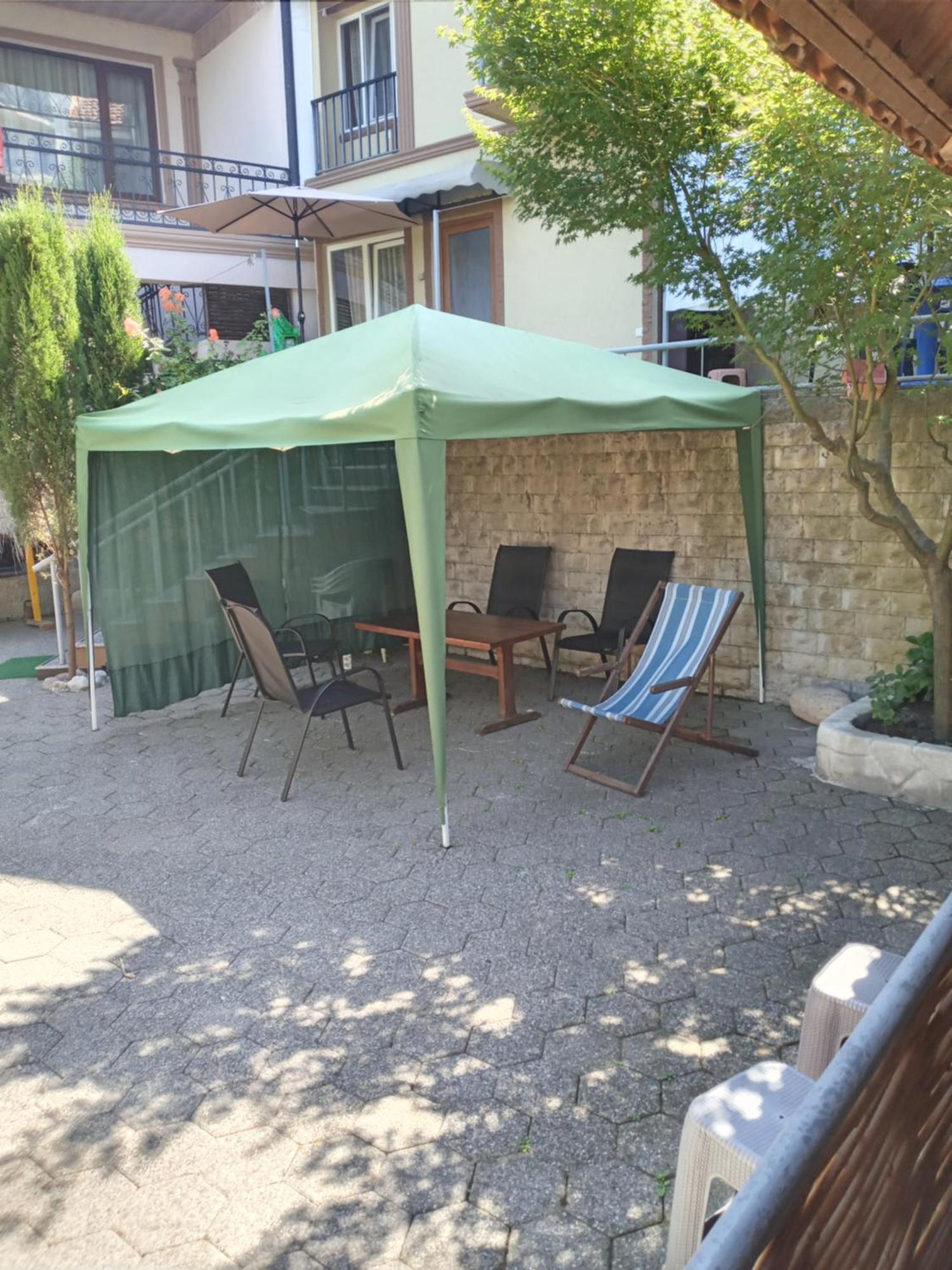 Guest House Nino Makhinjauri Exterior foto